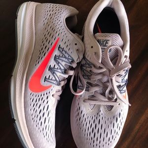 Nike Women’s Zoom Winflo 5 Running shoes